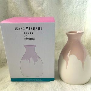 NEW! Issac Mizrahi Loves xo,
Sienna Vase